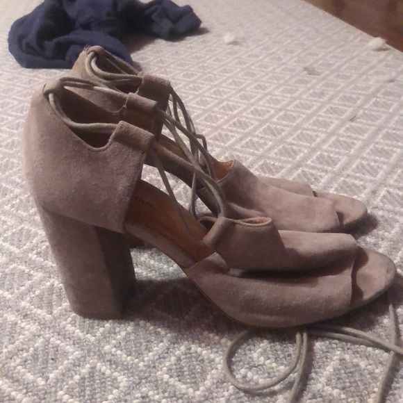 Matiko Cherine Heels sz 38! - Picture 5 of 8